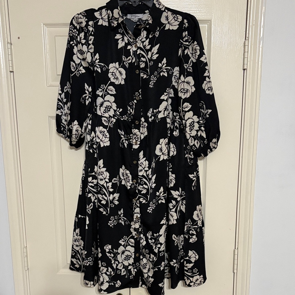 Polagram Monochrome Floral Long Sleeve Dress